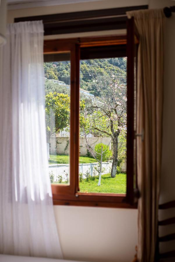 To Ktimataki Villa Agios Gordios  Exteriör bild