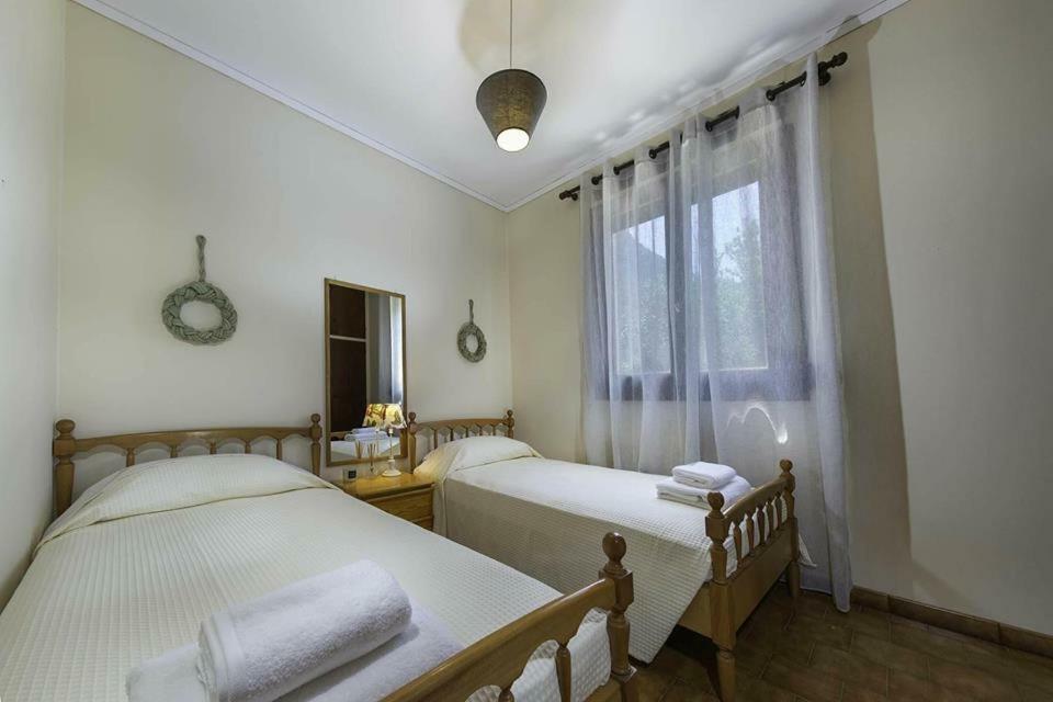 To Ktimataki Villa Agios Gordios  Exteriör bild