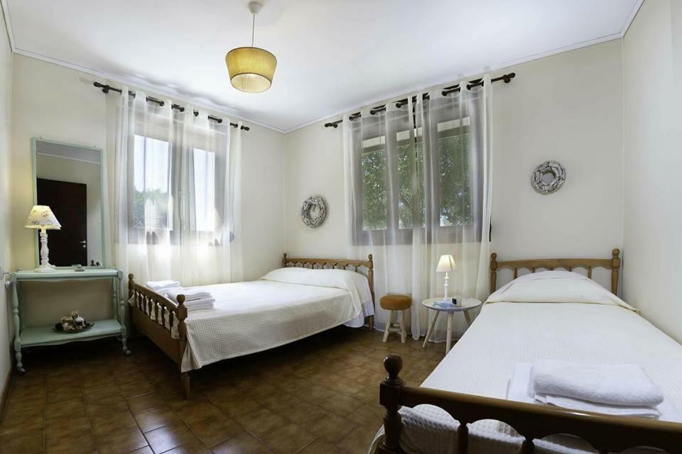 To Ktimataki Villa Agios Gordios  Exteriör bild